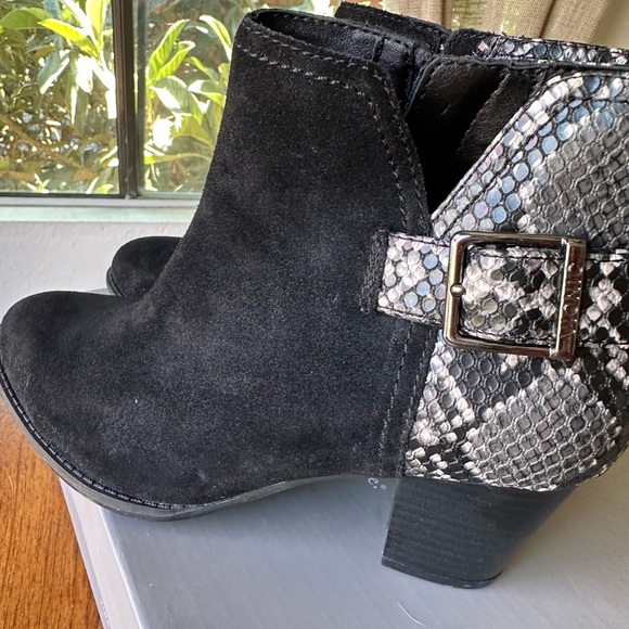 Vionic booties - Picture 2 of 9